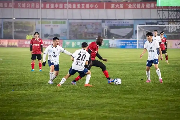 欧冠对决：里昂 VS 切尔西